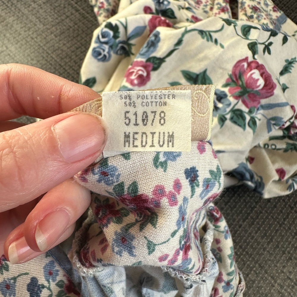 Vintage Cachet Nightgown - Picture 4 of 4